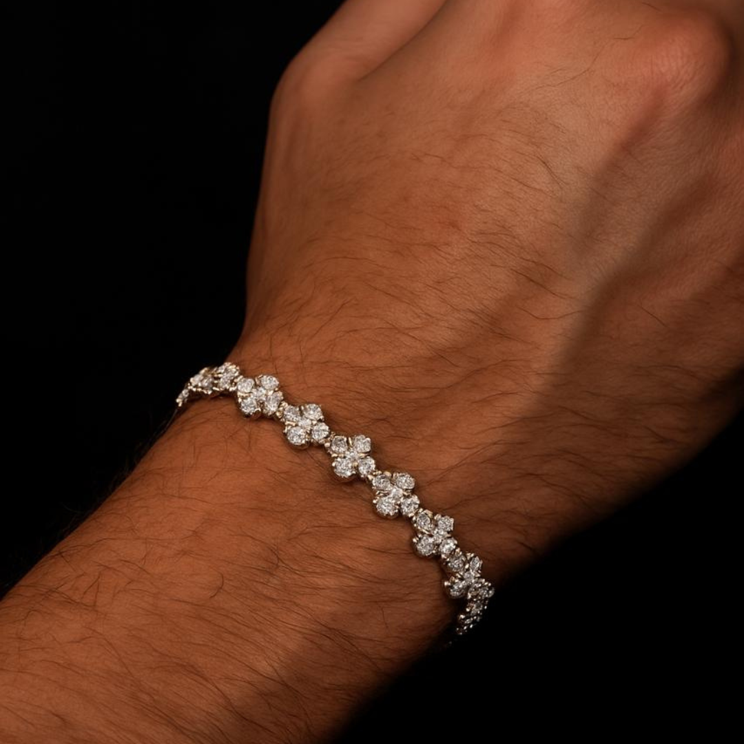 AMULETO CIRCONIA TREBOL EN ORO LAMINADO 18K